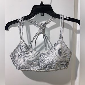 LULULEMON Love Knott Bra, size 8